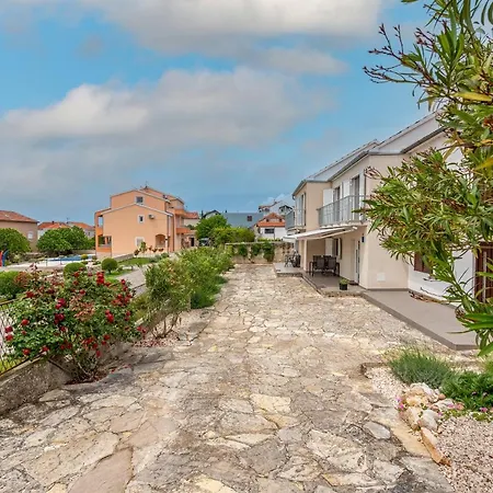 Ferienhaus R&b Family Sveti Filip i Jakov
